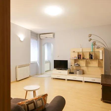 Quattro Cantoni Apartamento *